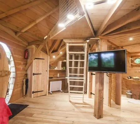 Pensjonat Les Cabanes Du Chene Rouvre